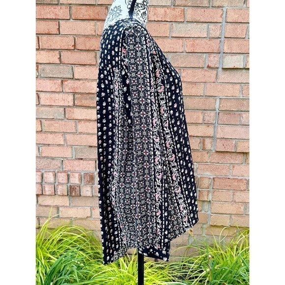 Euc Torrid floral long sleeve blouse with tie neck size 00 - Picture 3 of 7